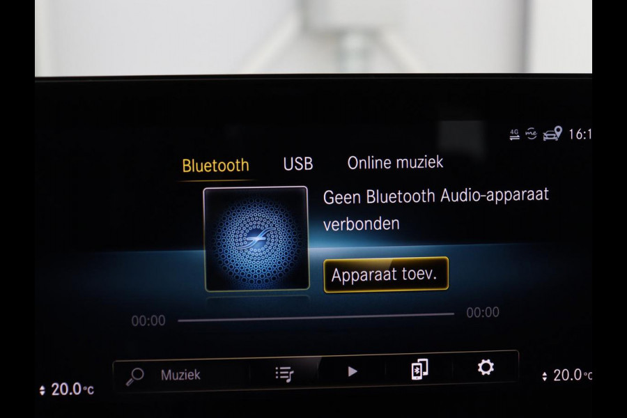Mercedes-Benz A-Klasse 200 Business Solution AMG | Panoramadak | Cruise control | Stoelverwarming | Trekhaak | Sfeerverlichting | Carplay | Camera | Park assist | Sfeerverlichting