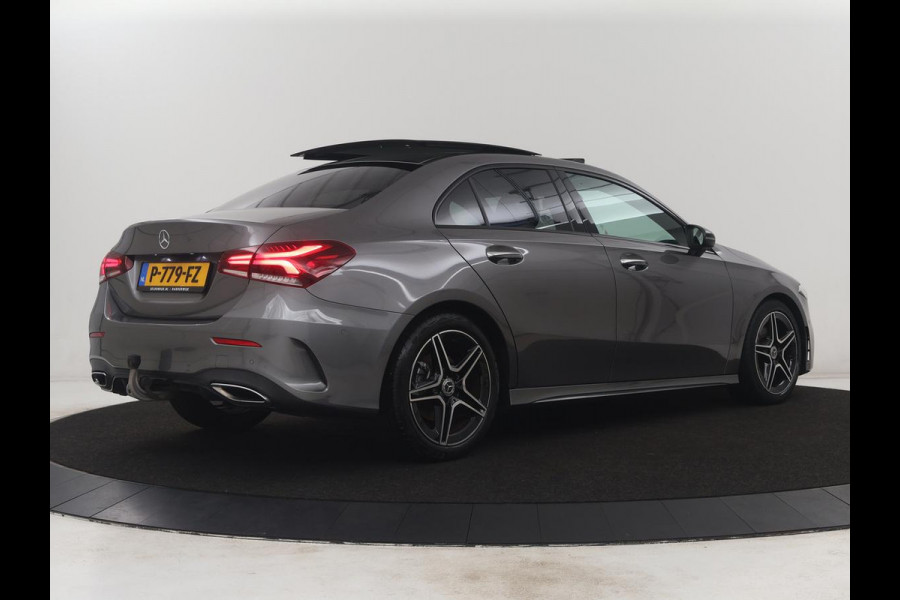 Mercedes-Benz A-Klasse 200 Business Solution AMG | Panoramadak | Cruise control | Stoelverwarming | Trekhaak | Sfeerverlichting | Carplay | Camera | Park assist | Sfeerverlichting