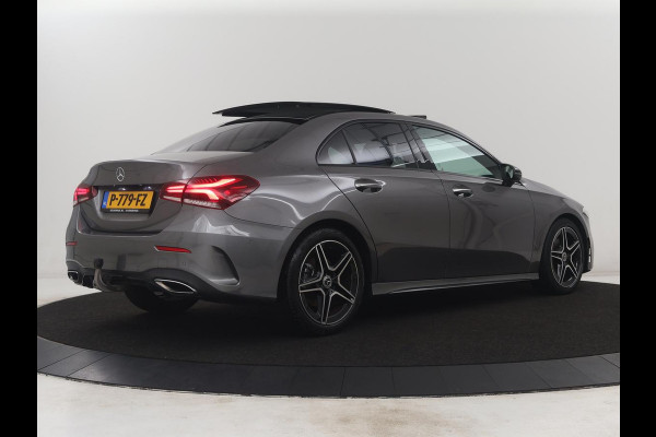 Mercedes-Benz A-Klasse 200 Business Solution AMG | Panoramadak | Cruise control | Stoelverwarming | Trekhaak | Sfeerverlichting | Carplay | Camera | Park assist | Sfeerverlichting