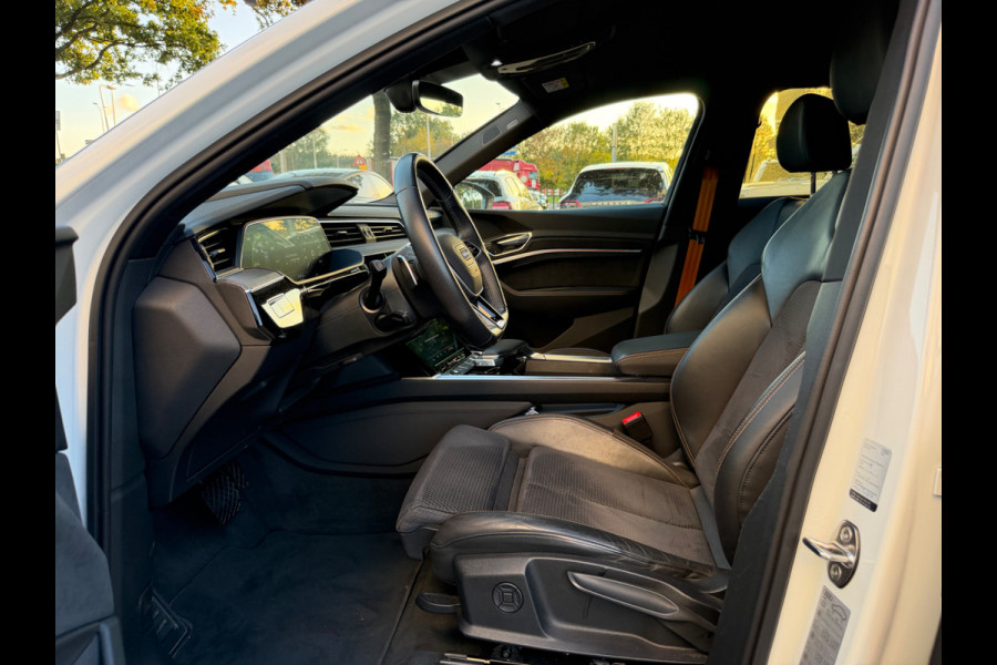 Audi e-tron Sportback 50 quattro S edition 71 kWh / SOH 97%! / Nieuwstaat / Camera / Luchtvering / B&O / 21'' / Leer&Alcantara / CarPlay / DAB / Cruise Control