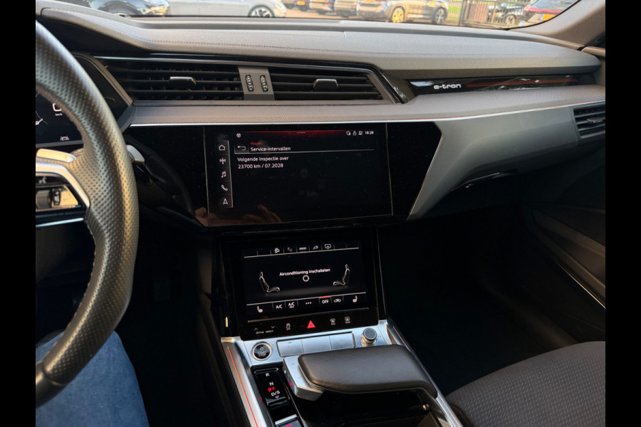 Audi e-tron Sportback 50 quattro S edition 71 kWh / SOH 97%! / Nieuwstaat / Camera / Luchtvering / B&O / 21'' / Leer&Alcantara / CarPlay / DAB / Cruise Control