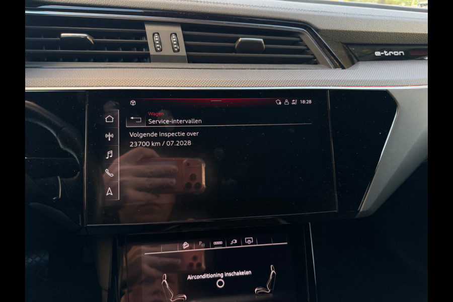Audi e-tron Sportback 50 quattro S edition 71 kWh / SOH 97%! / Nieuwstaat / Camera / Luchtvering / B&O / 21'' / Leer&Alcantara / CarPlay / DAB / Cruise Control