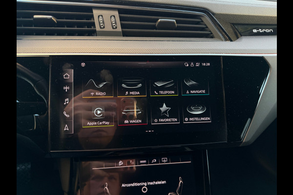 Audi e-tron Sportback 50 quattro S edition 71 kWh / SOH 97%! / Nieuwstaat / Camera / Luchtvering / B&O / 21'' / Leer&Alcantara / CarPlay / DAB / Cruise Control