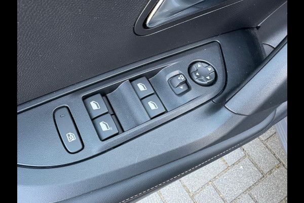 Peugeot e-2008 EV Allure 54 kWh Parkeerhulp/Carplay-Android-auto/Warmtepomp/Cruise-control