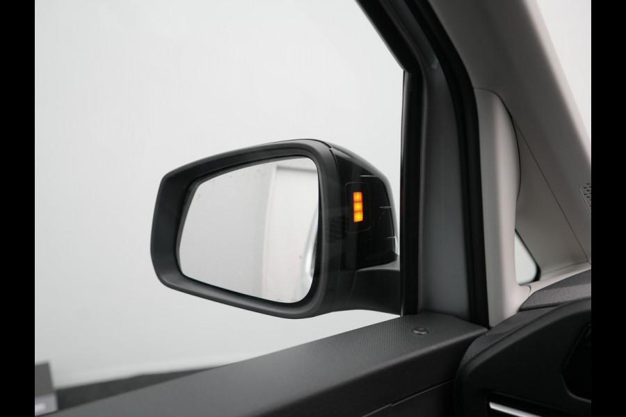 Volkswagen Caddy 5 Persoons 1.5 TSI Panamericana Automaat DSG 115pk Dealer O.H. | Adaptive Cruise | Camera | Stoelverwarming | Apple Carplay | BLIS | Navigatie | DAB | IQ Drive | Travel Assist | Draadloze Telefoonlader | Park Assist |