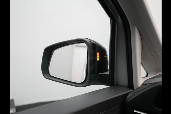 Volkswagen Caddy 5 Persoons 1.5 TSI Panamericana Automaat DSG 115pk Dealer O.H. | Adaptive Cruise | Camera | Stoelverwarming | Apple Carplay | BLIS | Navigatie | DAB | IQ Drive | Travel Assist | Draadloze Telefoonlader | Park Assist |