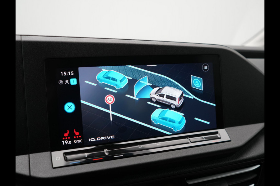 Volkswagen Caddy 5 Persoons 1.5 TSI Panamericana Automaat DSG 115pk Dealer O.H. | Adaptive Cruise | Camera | Stoelverwarming | Apple Carplay | BLIS | Navigatie | DAB | IQ Drive | Travel Assist | Draadloze Telefoonlader | Park Assist |