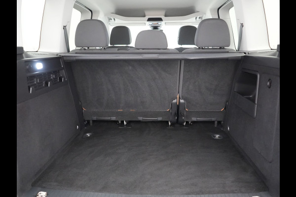 Volkswagen Caddy 5 Persoons 1.5 TSI Panamericana Automaat DSG 115pk Dealer O.H. | Adaptive Cruise | Camera | Stoelverwarming | Apple Carplay | BLIS | Navigatie | DAB | IQ Drive | Travel Assist | Draadloze Telefoonlader | Park Assist |