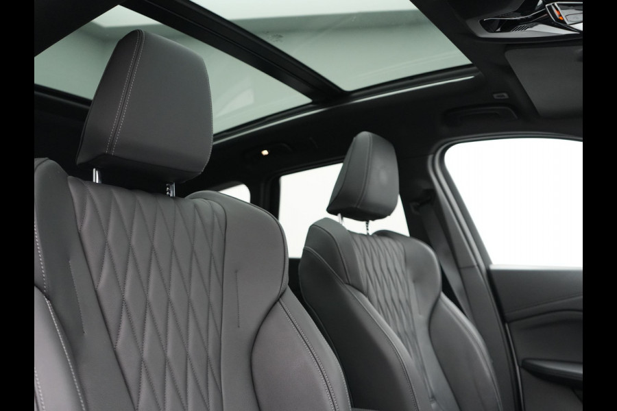 BMW iX1 xDrive30 M Sport 313pk Dealer O.H. | Trekhaak Af Fabriek | Panodak | 360 Camera | Head Up | Lederen Sportstoelen Memory & Verwarmd | Stuur Verwarmd | Keyless | BLIS | Sfeerverlichting | Apple Carplay | Navigatie | DAB | 20"L.M