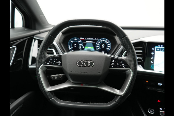 Audi Q4 e-tron 35 2x S Line 55 kWh 170pk | Panodak | Adaptive Cruise | Lederen Sportstoelen & Stuur Verwarmd | Camera | Keyless | 21"L.M | Navigatie | DAB |