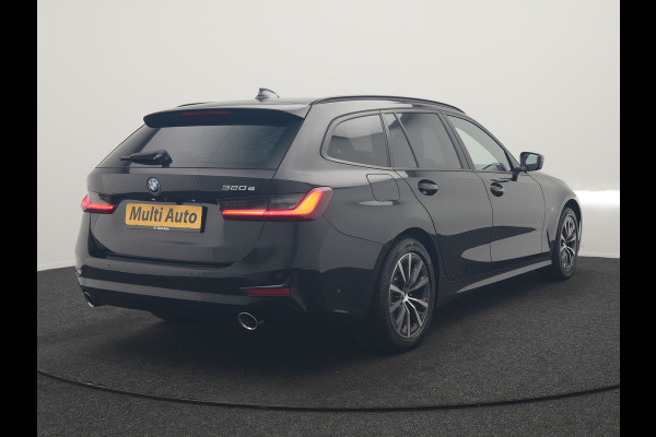 BMW 3 Serie Touring 320e Sportline PHEV Dealer O.H | Panodak | Adaptive Cruise | Camera | Blis | Apple Carplay | Sportstoelen Verwarmd | Navigatie | DAB | 17"L.M | Plug In Hybrid
