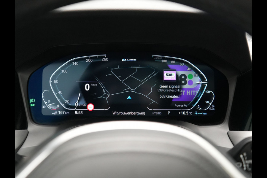 BMW 3 Serie Touring 320e Sportline PHEV Dealer O.H | Panodak | Adaptive Cruise | Camera | Blis | Apple Carplay | Sportstoelen Verwarmd | Navigatie | DAB | 17"L.M | Plug In Hybrid