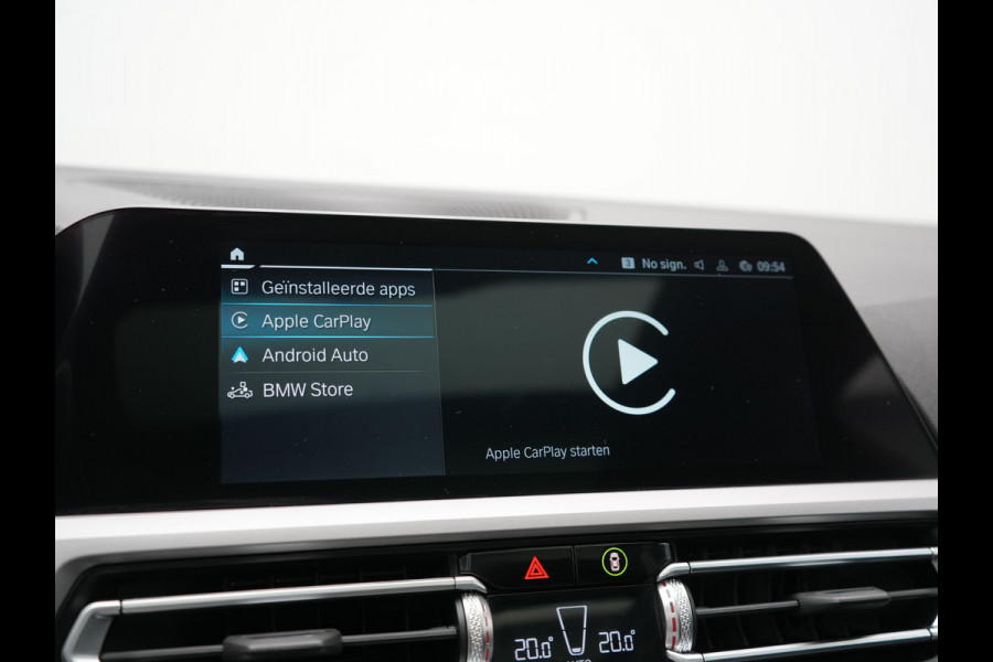 BMW 3 Serie Touring 320e Sportline PHEV Dealer O.H | Panodak | Adaptive Cruise | Camera | Blis | Apple Carplay | Sportstoelen Verwarmd | Navigatie | DAB | 17"L.M | Plug In Hybrid