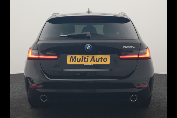 BMW 3 Serie Touring 320e Sportline PHEV Dealer O.H | Panodak | Adaptive Cruise | Camera | Blis | Apple Carplay | Sportstoelen Verwarmd | Navigatie | DAB | 17"L.M | Plug In Hybrid