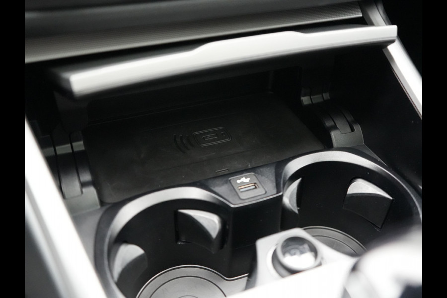 BMW 3 Serie Touring 320e Sportline PHEV Dealer O.H | Panodak | Adaptive Cruise | Camera | Blis | Apple Carplay | Sportstoelen Verwarmd | Navigatie | DAB | 17"L.M | Plug In Hybrid