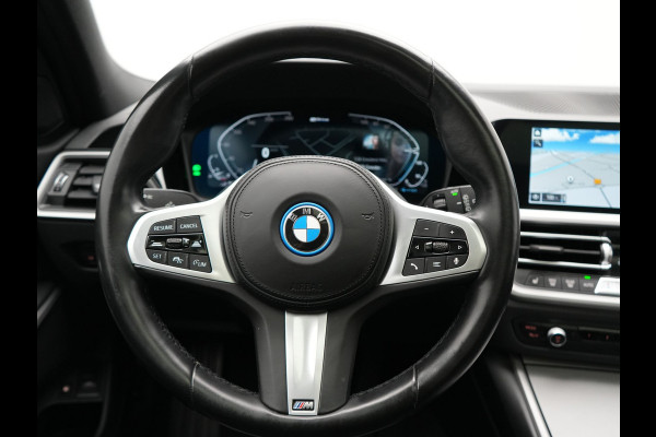 BMW 3 Serie Touring 320e Sportline PHEV Dealer O.H | Panodak | Adaptive Cruise | Camera | Blis | Apple Carplay | Sportstoelen Verwarmd | Navigatie | DAB | 17"L.M | Plug In Hybrid