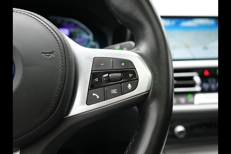 BMW 3 Serie Touring 320e Sportline PHEV Dealer O.H | Panodak | Adaptive Cruise | Camera | Blis | Apple Carplay | Sportstoelen Verwarmd | Navigatie | DAB | 17"L.M | Plug In Hybrid