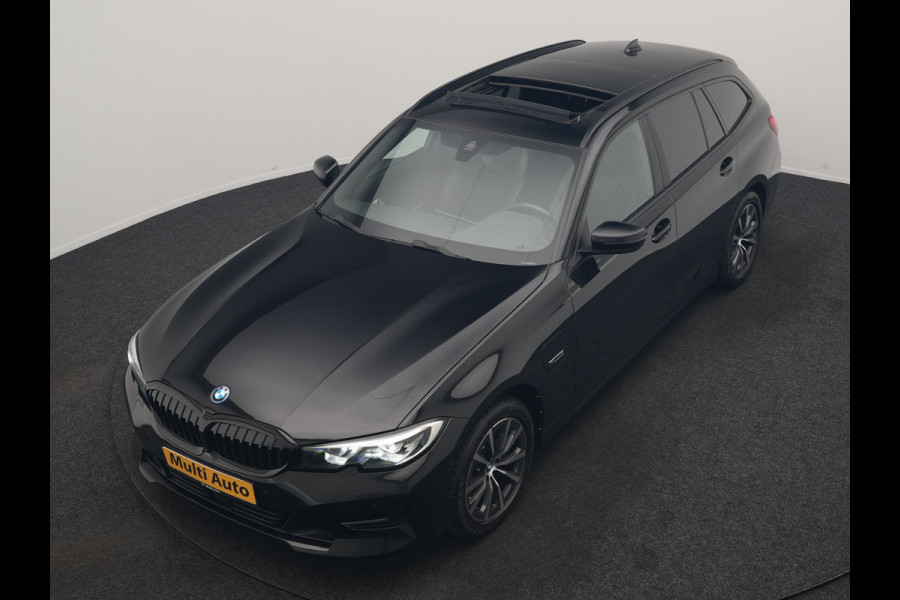 BMW 3 Serie Touring 320e Sportline PHEV Dealer O.H | Panodak | Adaptive Cruise | Camera | Blis | Apple Carplay | Sportstoelen Verwarmd | Navigatie | DAB | 17"L.M | Plug In Hybrid