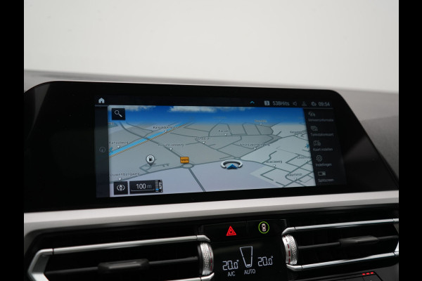 BMW 3 Serie Touring 320e Sportline PHEV Dealer O.H | Panodak | Adaptive Cruise | Camera | Blis | Apple Carplay | Sportstoelen Verwarmd | Navigatie | DAB | 17"L.M | Plug In Hybrid