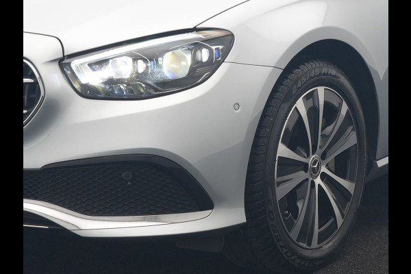 Mercedes-Benz E-Klasse Estate 300 e Luxury Line PHEV 320pk Dealer O.H. | SOH 88,7% | Schuif-/kantel Dak | Adaptive Cruise | Camera | Multi Beam LED | Sportstoelen Verwarmd | Sfeerverlichting | BLIS | Apple Carplay | Widescreen Navi | DAB | Plug In Hybrid |