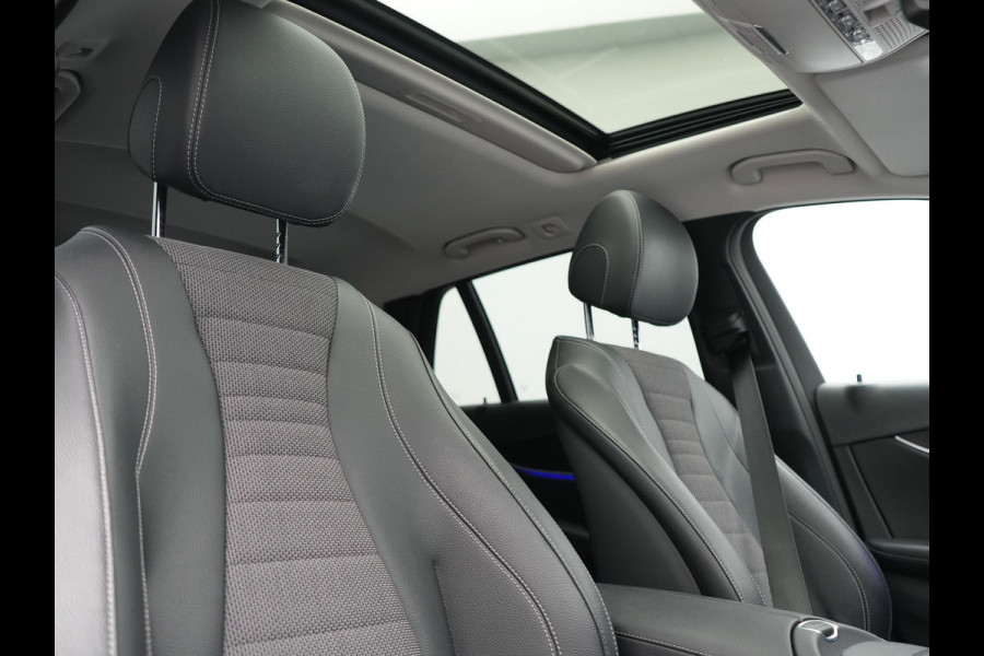 Mercedes-Benz E-Klasse Estate 300 e Luxury Line PHEV 320pk Dealer O.H. | SOH 88,7% | Schuif-/kantel Dak | Adaptive Cruise | Camera | Multi Beam LED | Sportstoelen Verwarmd | Sfeerverlichting | BLIS | Apple Carplay | Widescreen Navi | DAB | Plug In Hybrid |