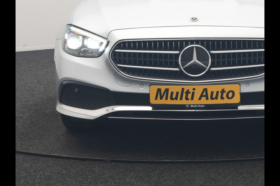 Mercedes-Benz E-Klasse Estate 300 e Luxury Line PHEV 320pk Dealer O.H. | SOH 88,7% | Schuif-/kantel Dak | Adaptive Cruise | Camera | Multi Beam LED | Sportstoelen Verwarmd | Sfeerverlichting | BLIS | Apple Carplay | Widescreen Navi | DAB | Plug In Hybrid |