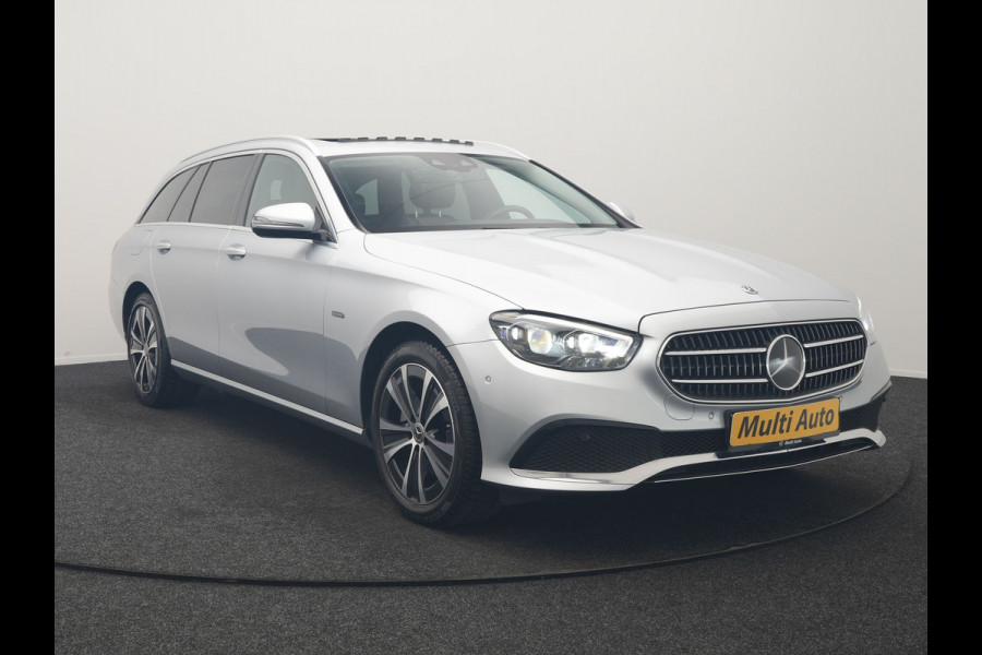 Mercedes-Benz E-Klasse Estate 300 e Luxury Line PHEV 320pk Dealer O.H. | SOH 88,7% | Schuif-/kantel Dak | Adaptive Cruise | Camera | Multi Beam LED | Sportstoelen Verwarmd | Sfeerverlichting | BLIS | Apple Carplay | Widescreen Navi | DAB | Plug In Hybrid |