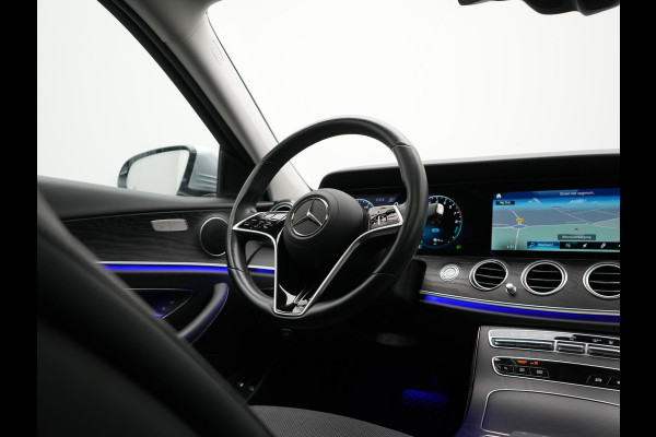 Mercedes-Benz E-Klasse Estate 300 e Luxury Line PHEV 320pk Dealer O.H. | SOH 88,7% | Schuif-/kantel Dak | Adaptive Cruise | Camera | Multi Beam LED | Sportstoelen Verwarmd | Sfeerverlichting | BLIS | Apple Carplay | Widescreen Navi | DAB | Plug In Hybrid |