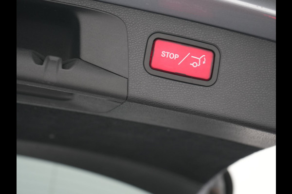 Mercedes-Benz E-Klasse Estate 300 e Luxury Line PHEV 320pk Dealer O.H. | SOH 88,7% | Schuif-/kantel Dak | Adaptive Cruise | Camera | Multi Beam LED | Sportstoelen Verwarmd | Sfeerverlichting | BLIS | Apple Carplay | Widescreen Navi | DAB | Plug In Hybrid |