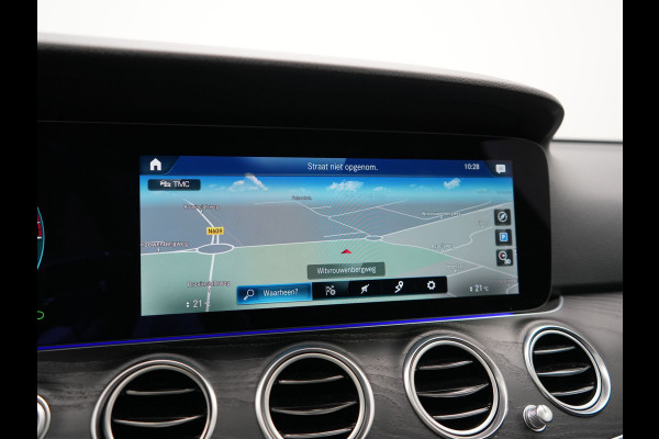 Mercedes-Benz E-Klasse Estate 300 e Luxury Line PHEV 320pk Dealer O.H. | SOH 88,7% | Schuif-/kantel Dak | Adaptive Cruise | Camera | Multi Beam LED | Sportstoelen Verwarmd | Sfeerverlichting | BLIS | Apple Carplay | Widescreen Navi | DAB | Plug In Hybrid |