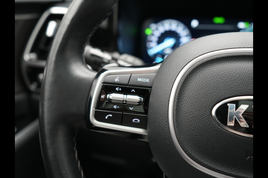 Kia Sorento 1.6 T-GDI 4WD ExecutiveLine PHEV 265pk Dealer O.H. | SOH 97,2% | Trekhaak Afn. | Panodak | Adaptive Cruise | Head Up | 360 Camera | Bose Audio | Lederen Sportstoelen Memory & Ventilatie | BLIS | Keyless | Stoelen & Stuur Verwarmd | Apple Carp Plug In Hybrid |