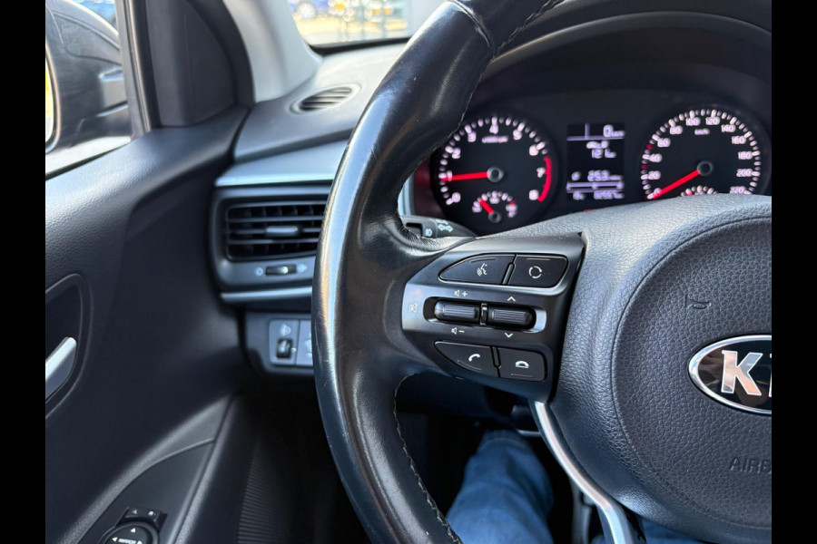 Kia Stonic 1.0 100PK T-GDi DynamicLine Camera/Navigatie/Trekhaak/Carplay-Android-auto