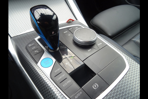 BMW i4 M50 * 544 PK * 84 KW ACCU * LEER !!