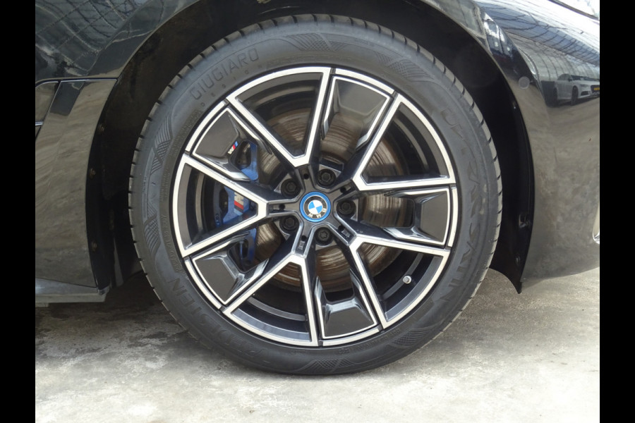 BMW i4 M50 * 544 PK * 84 KW ACCU * LEER !!