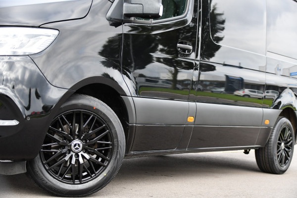 Mercedes-Benz Sprinter 316 RWD 2.2 CDI L2H2 Black Edition Adaptieve Cruise, 360 Camera, Carplay, LED, Stoelverwarming, Trekhaak, Sensoren, Automaat, Uniek!