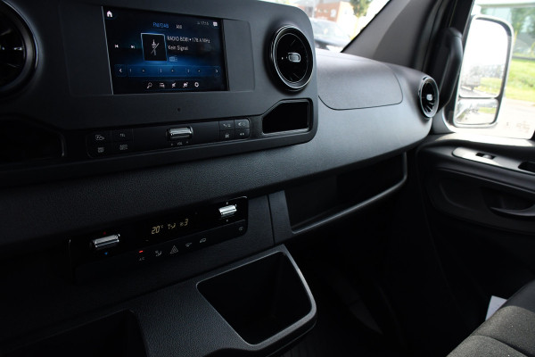 Mercedes-Benz Sprinter 316 RWD 2.2 CDI L2H2 Black Edition Adaptieve Cruise, 360 Camera, Carplay, LED, Stoelverwarming, Trekhaak, Sensoren, Automaat, Uniek!