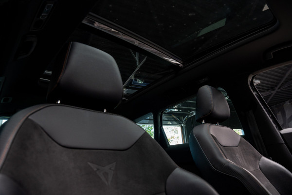 CUPRA Ateca 2.0 TSI 4DRIVE Panodak Virtual 360° Camera Leer/ Alcantara bekleding Navi ACC Climate C. Elektr. bedienbare achterklep PDC LM velgen Beats Audio systeem Elektr. bedienb. trekhaak