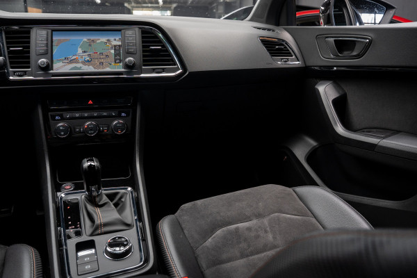 CUPRA Ateca 2.0 TSI 4DRIVE Panodak Virtual 360° Camera Leer/ Alcantara bekleding Navi ACC Climate C. Elektr. bedienbare achterklep PDC LM velgen Beats Audio systeem Elektr. bedienb. trekhaak