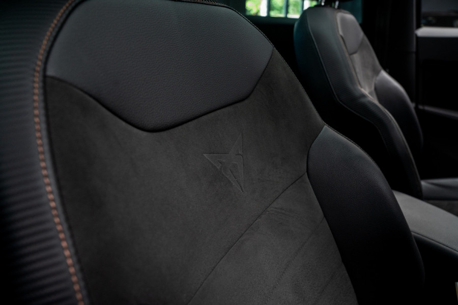 CUPRA Ateca 2.0 TSI 4DRIVE Panodak Virtual 360° Camera Leer/ Alcantara bekleding Navi ACC Climate C. Elektr. bedienbare achterklep PDC LM velgen Beats Audio systeem Elektr. bedienb. trekhaak