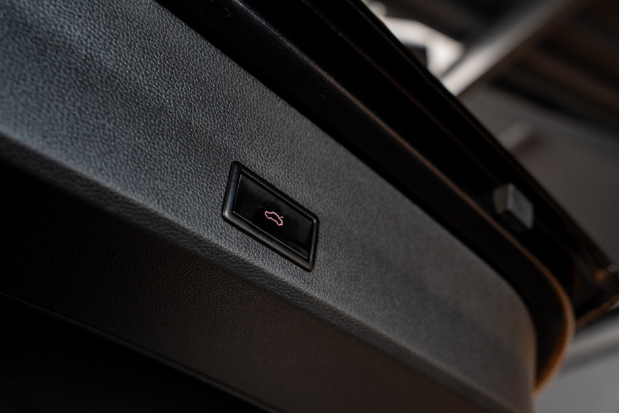 CUPRA Ateca 2.0 TSI 4DRIVE Panodak Virtual 360° Camera Leer/ Alcantara bekleding Navi ACC Climate C. Elektr. bedienbare achterklep PDC LM velgen Beats Audio systeem Elektr. bedienb. trekhaak