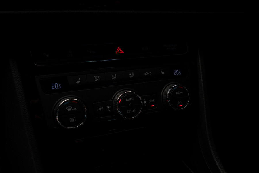 CUPRA Ateca 2.0 TSI 4DRIVE Panodak Virtual 360° Camera Leer/ Alcantara bekleding Navi ACC Climate C. Elektr. bedienbare achterklep PDC LM velgen Beats Audio systeem Elektr. bedienb. trekhaak