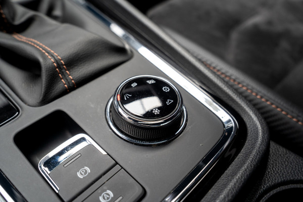 CUPRA Ateca 2.0 TSI 4DRIVE Panodak Virtual 360° Camera Leer/ Alcantara bekleding Navi ACC Climate C. Elektr. bedienbare achterklep PDC LM velgen Beats Audio systeem Elektr. bedienb. trekhaak