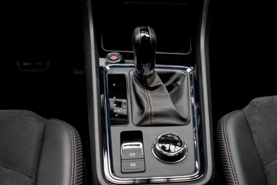 CUPRA Ateca 2.0 TSI 4DRIVE Panodak Virtual 360° Camera Leer/ Alcantara bekleding Navi ACC Climate C. Elektr. bedienbare achterklep PDC LM velgen Beats Audio systeem Elektr. bedienb. trekhaak