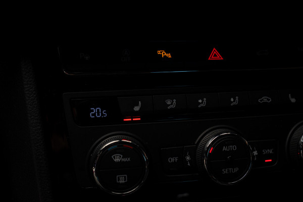 CUPRA Ateca 2.0 TSI 4DRIVE Panodak Virtual 360° Camera Leer/ Alcantara bekleding Navi ACC Climate C. Elektr. bedienbare achterklep PDC LM velgen Beats Audio systeem Elektr. bedienb. trekhaak