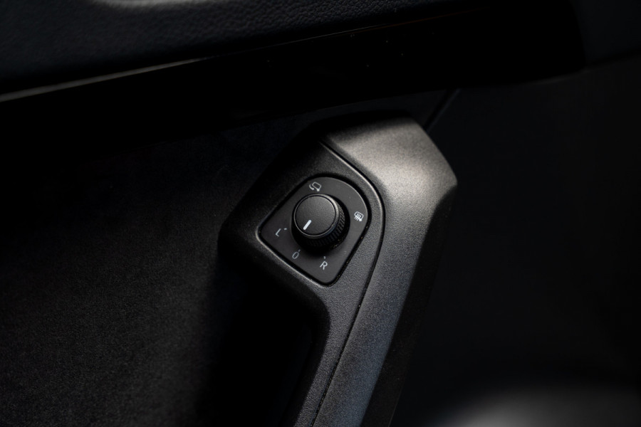 CUPRA Ateca 2.0 TSI 4DRIVE Panodak Virtual 360° Camera Leer/ Alcantara bekleding Navi ACC Climate C. Elektr. bedienbare achterklep PDC LM velgen Beats Audio systeem Elektr. bedienb. trekhaak