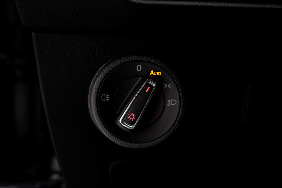 CUPRA Ateca 2.0 TSI 4DRIVE Panodak Virtual 360° Camera Leer/ Alcantara bekleding Navi ACC Climate C. Elektr. bedienbare achterklep PDC LM velgen Beats Audio systeem Elektr. bedienb. trekhaak
