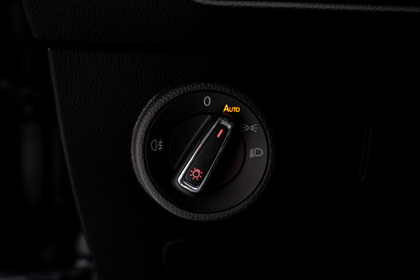 CUPRA Ateca 2.0 TSI 4DRIVE Panodak Virtual 360° Camera Leer/ Alcantara bekleding Navi ACC Climate C. Elektr. bedienbare achterklep PDC LM velgen Beats Audio systeem Elektr. bedienb. trekhaak