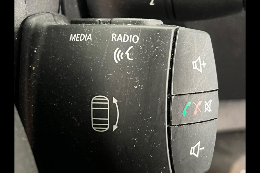 Renault Master T35 2.3 150PK Automaat Bakwagen Laadklep Meubelbak Airco Cruise Control Navigatie