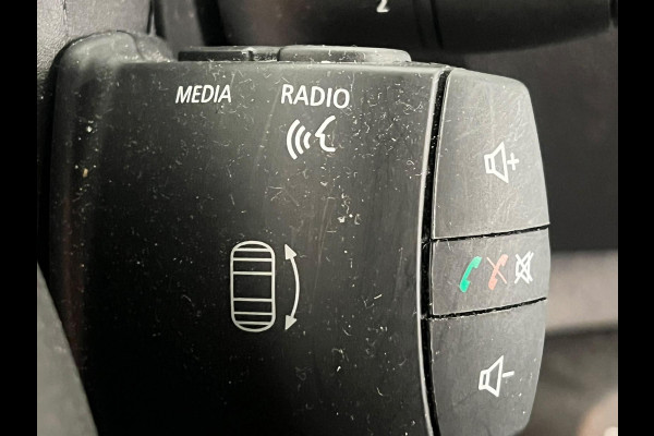 Renault Master T35 2.3 150PK Automaat Bakwagen Laadklep Meubelbak Airco Cruise Control Navigatie