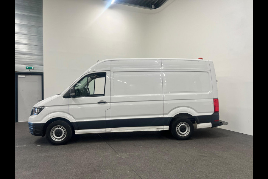 Volkswagen Crafter 35 2.0 TDI L3H3 Trendline RDW 140pk Camera PDC Achter Cruise Control Airco CarPlay Trekhaak 3000kg Bluetooth Composition Media Verwarmbare Voorruit Elek. Spiegels Elek. Ramen Centrale Vergrendeling Comfortstoel